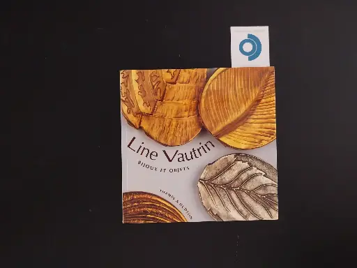 VAUTRIN L. & MAURIES P., Bijoux et objets, Paris, Thames et Hudson, 1999.